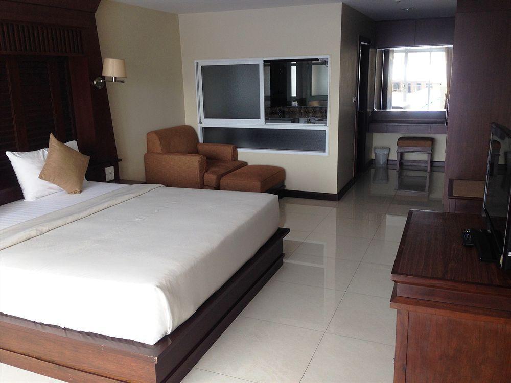 August Suites Патая Екстериор снимка